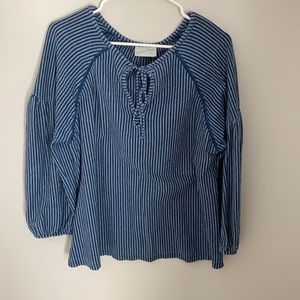 Universal thread oversized navy top
